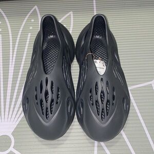 Yeezy Foam Runner “Onyx”